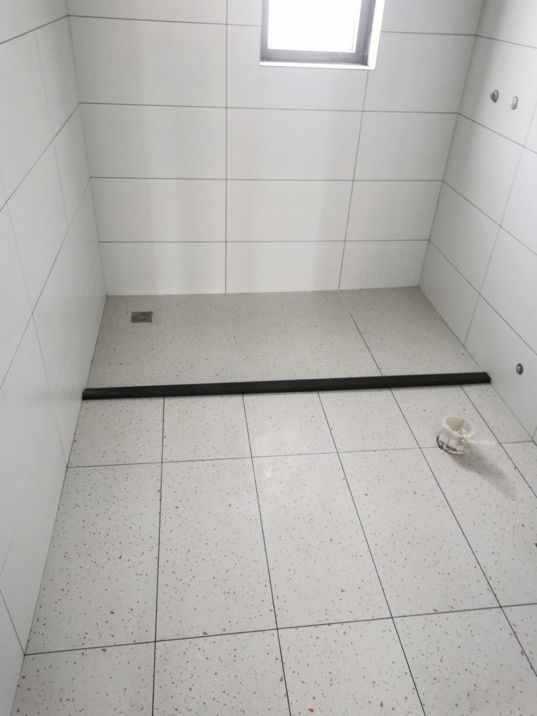 墙面砖破了一点点怎么办小妙招(墙面砖破了一点点怎么办小妙招视频)